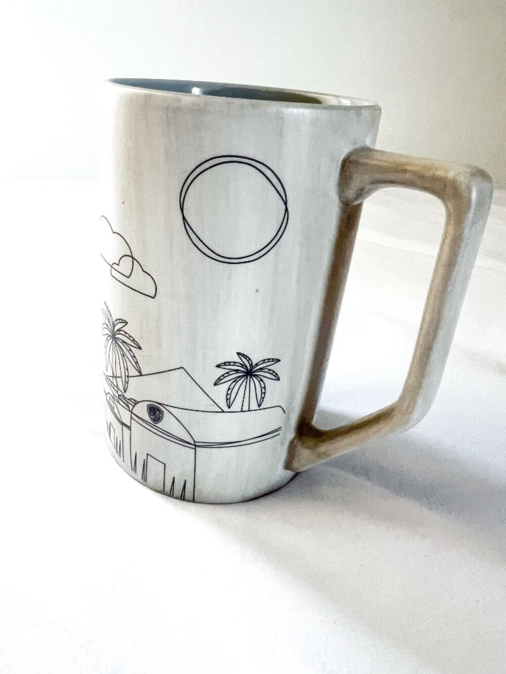 Warner Bros. RARE Collector’s Item! Warner Bros. Studio Tour Hollywood Mug 2018 - Picture 3 of 6
